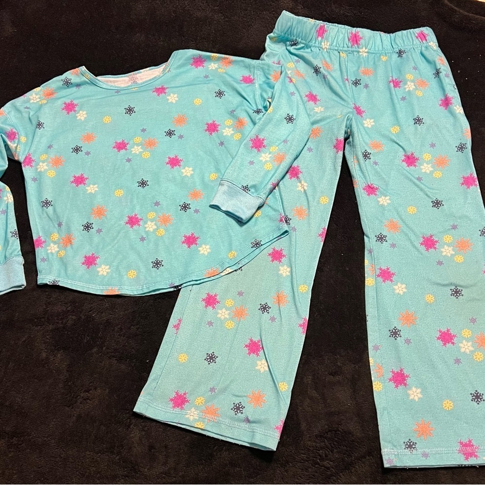 Thereabouts Pajamas with Snowflakes Girls size small 7-8